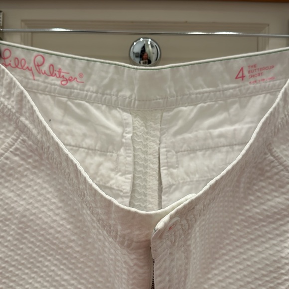 Lilly Pulitzer Buttercup Shorts White Waffle/Jaquard Size 4 - EUC - Picture 2 of 3